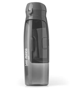 Squeeze plástico de 800 ml para manter-se hidratado onde quer que vá. Design moderno e prático, ideal para acompanhar seu dia a dia. Aproveite a praticidade e a saúde que este brinde proporciona. Garanta o seu agora!
