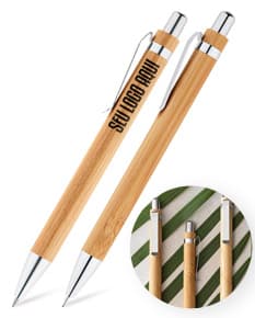 Caneta e lapiseira em bambu em fundo branco.