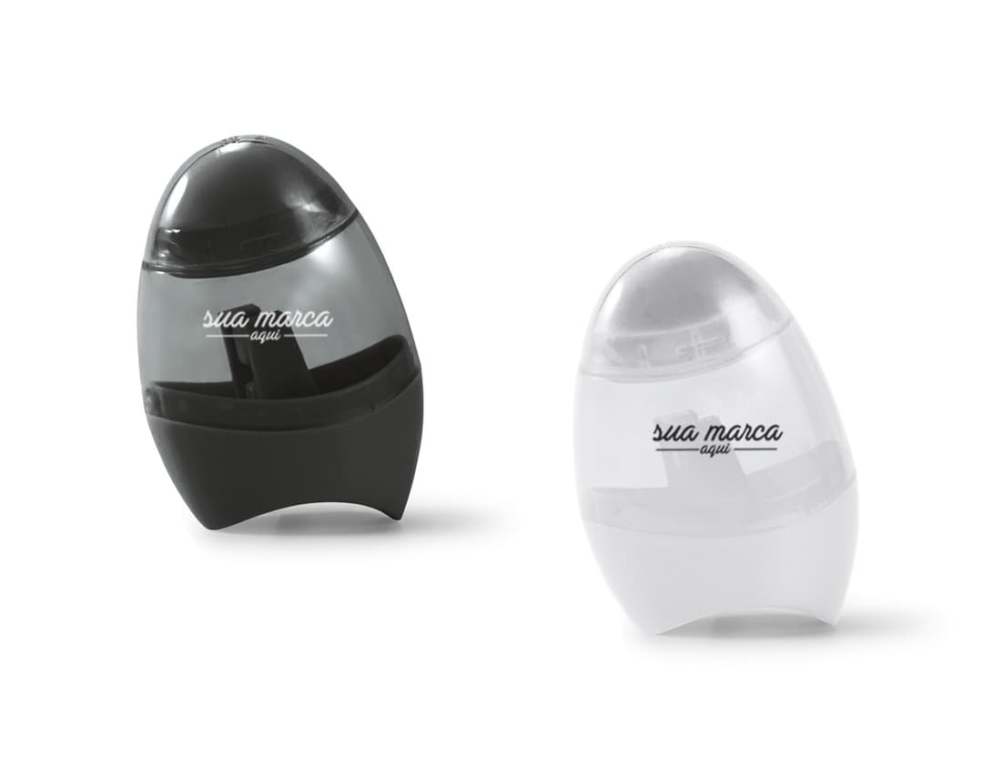 Imagem de um apontador de lápis preto e moderno em 3D, perfeito para escritórios e salas de aula. Acessório prático e tecnológico para manter seus lápis sempre afiados. Adquira já o seu!