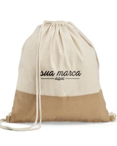 Sacola mochila de tecido resistente e moderno, ideal para viagens e compras. Leve e prática, perfeita para quem busca estilo e praticidade. Com design elegante em nylon, a sacola mochila é um símbolo de luxo e conforto. Aproveite a promoção de inverno e garanta já a sua!