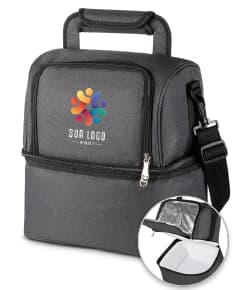 Bolsa térmica com 2 compartimentos em couro preto e metal, estilo moderno e elegante. Possui alça de couro, fecho de metal e detalhes em dourado. Ideal para manter alimentos ou bebidas na temperatura adequada.