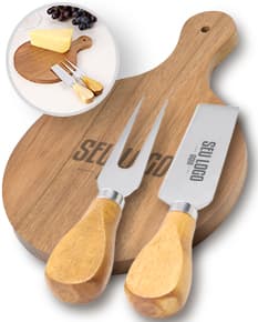 Kit queijo de 3 peças em aço inoxidável e madeira, contendo faca, garfo e espátula. Ideal para servir queijos de forma prática e elegante.