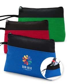 Nécessaire Nylon em cor preta com zíper e alça lateral.