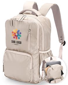 Mochila Poliéster 18 Litros em cor preta, com alças ajustáveis e vários bolsos externos.