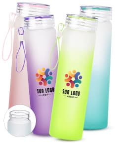 Garrafa de vidro 450ml transparente, com tampa de metal prateada e design elegante.