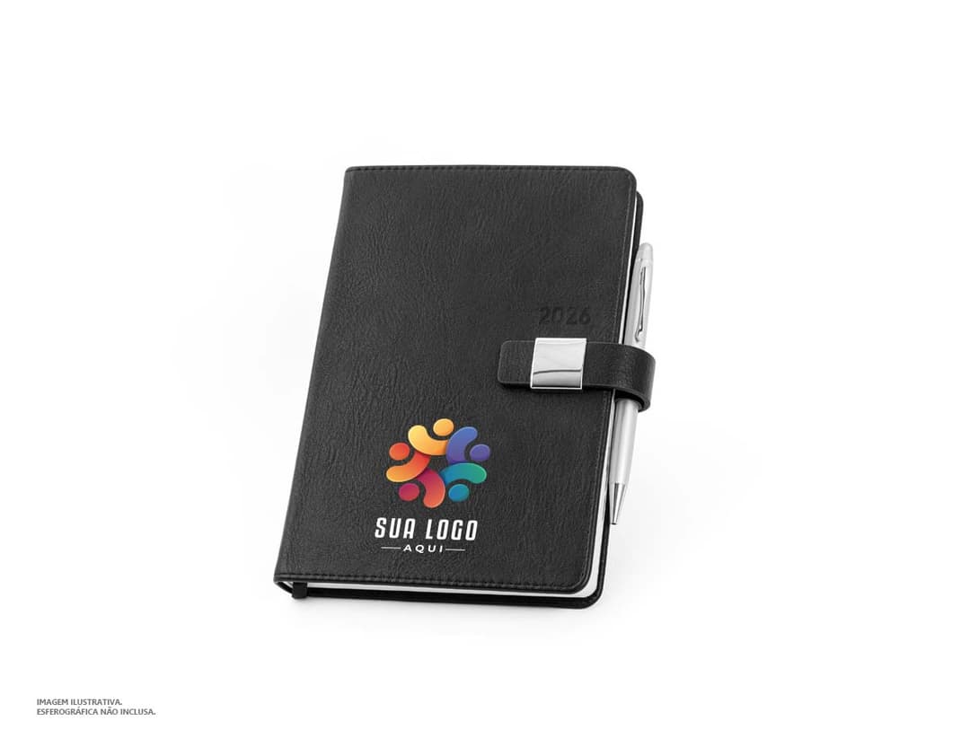 Agenda A5 em PU 2026 de cor preta, com detalhes em dourado e fechamento por elástico. Páginas internas em papel branco com pauta, ideal para organização e planejamento.